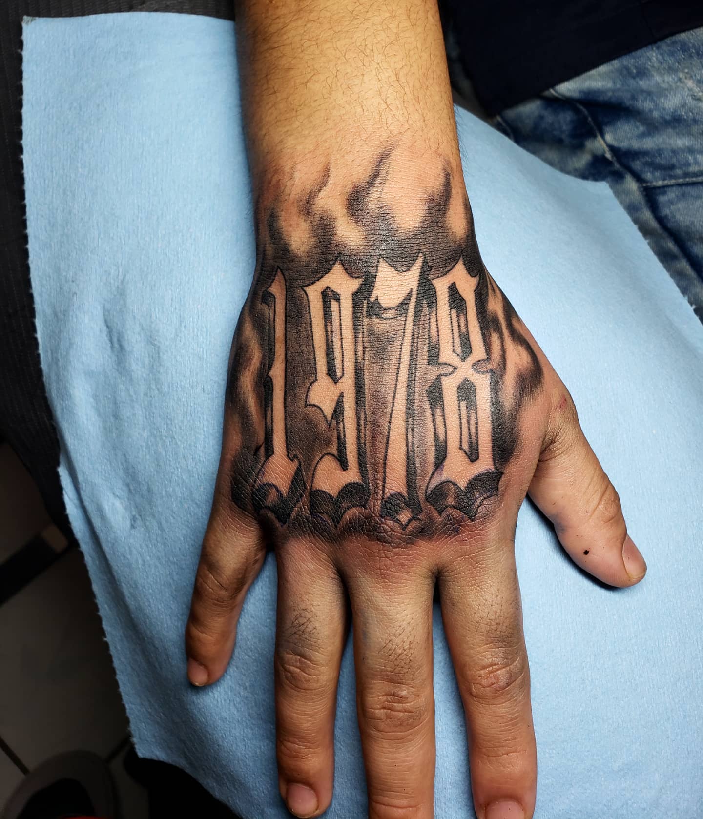 Tatuajes numeros goticos